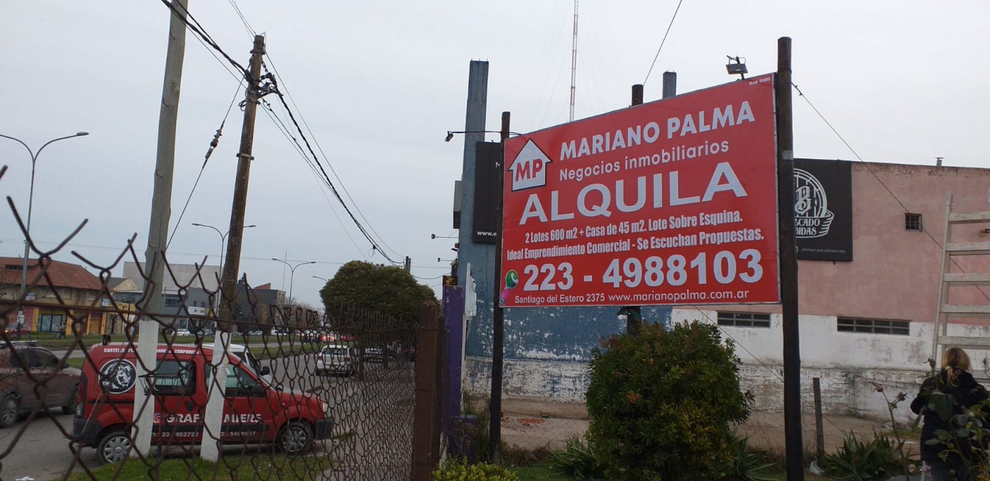 IMPORTANTE ESQUINA EN ALQUILER COMERCIAL