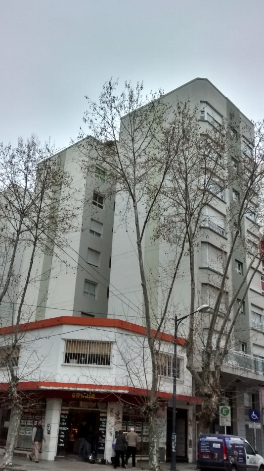 DEPARTAMENTO DE 3 AMB A LA CALLE EN ALQUILER