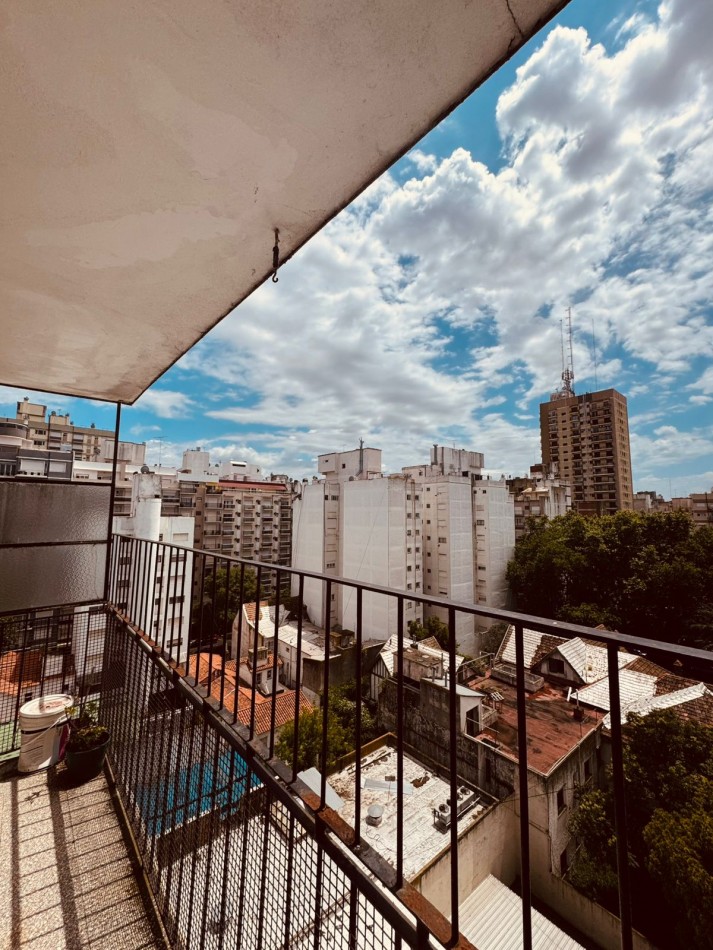 DEPARTAMENTO DE 2 AMB A LA CALLE