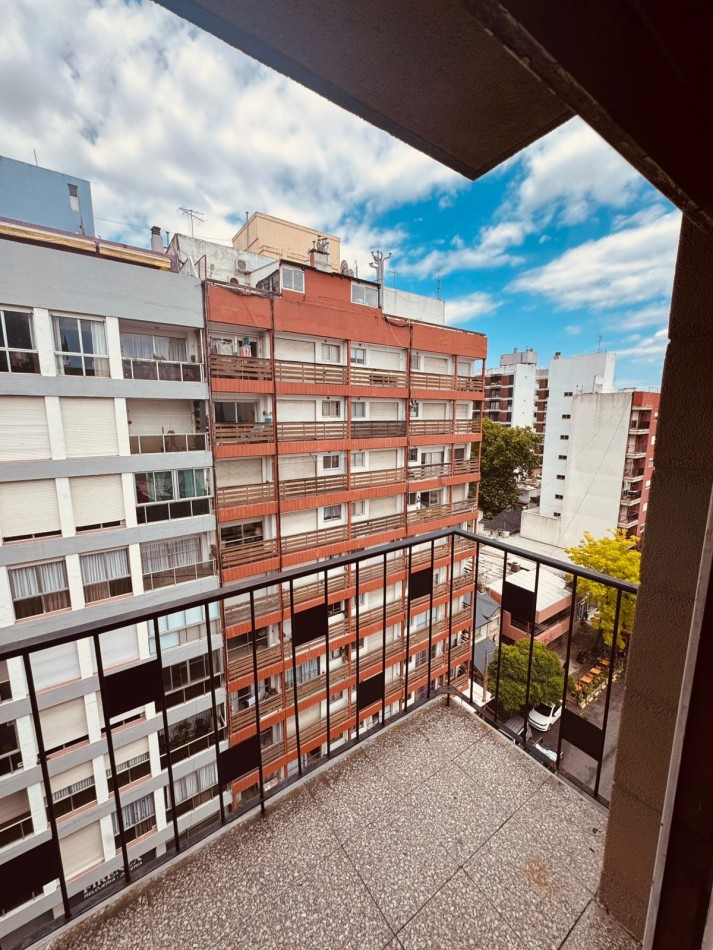 DEPARTAMENTO DE 2 AMB A LA CALLE
