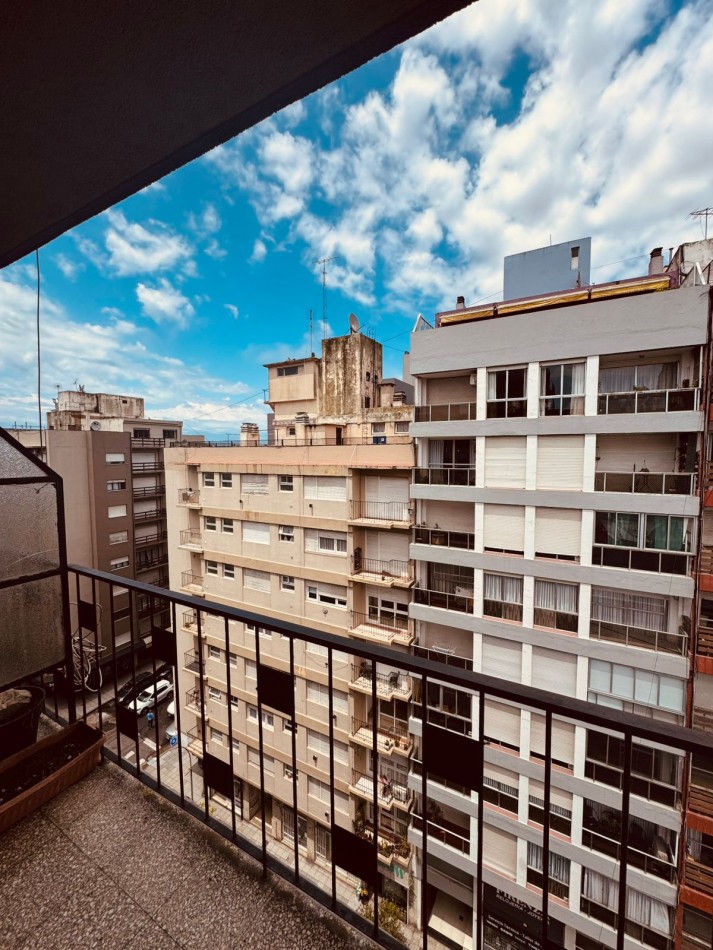 DEPARTAMENTO DE 2 AMB A LA CALLE