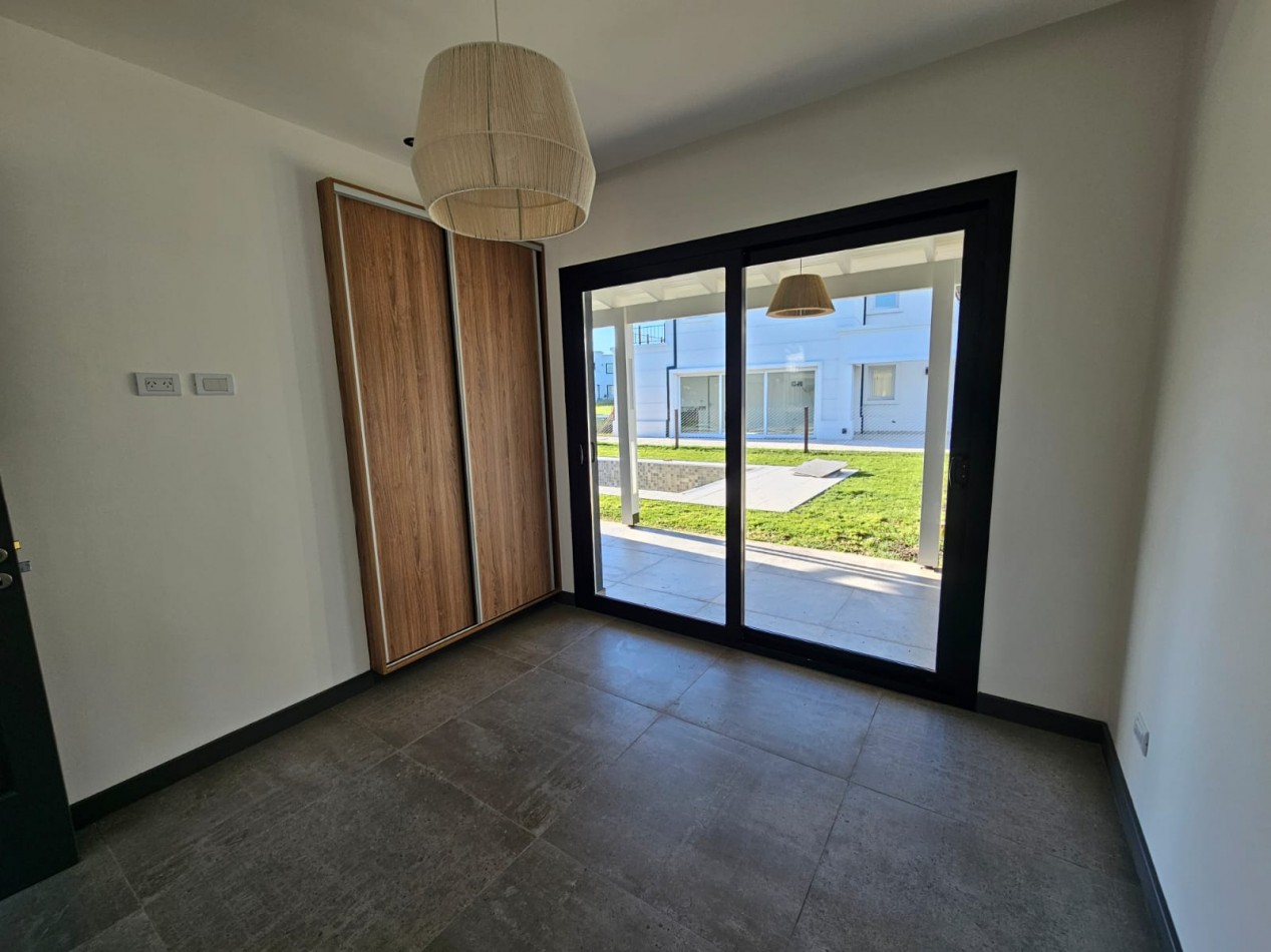 CASA DE 4 AMB CON PILETA. A ESTRENAR. RUMENCO JOVEN