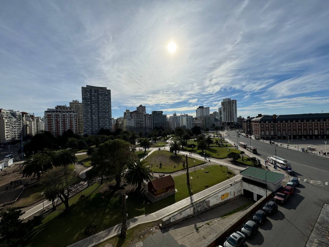 DEPARTAMENTO DE 3 AMB EXTERNO CON BALCON. VISTA  A LA PLAZA COLON