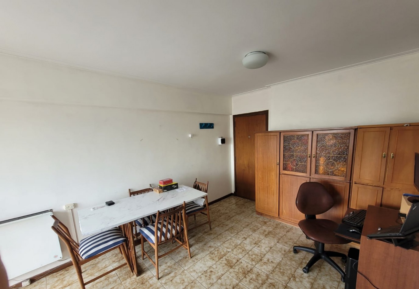 DEPARTAMENTO DE 2 AMB CON BALCON. COCHERA