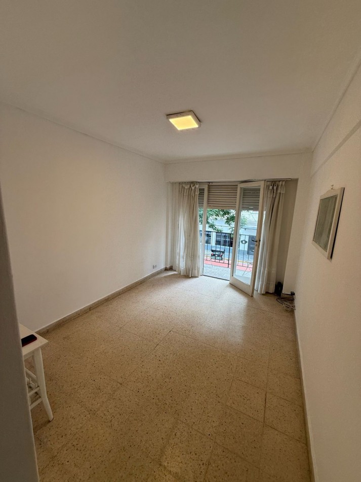 DEPARTAMENTO DE 2 AMB A LA CALLE CON BALCON 