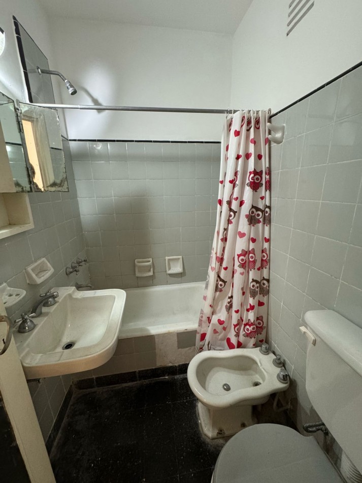 DEPARTAMENTO DE 2 AMB A LA CALLE CON BALCON 