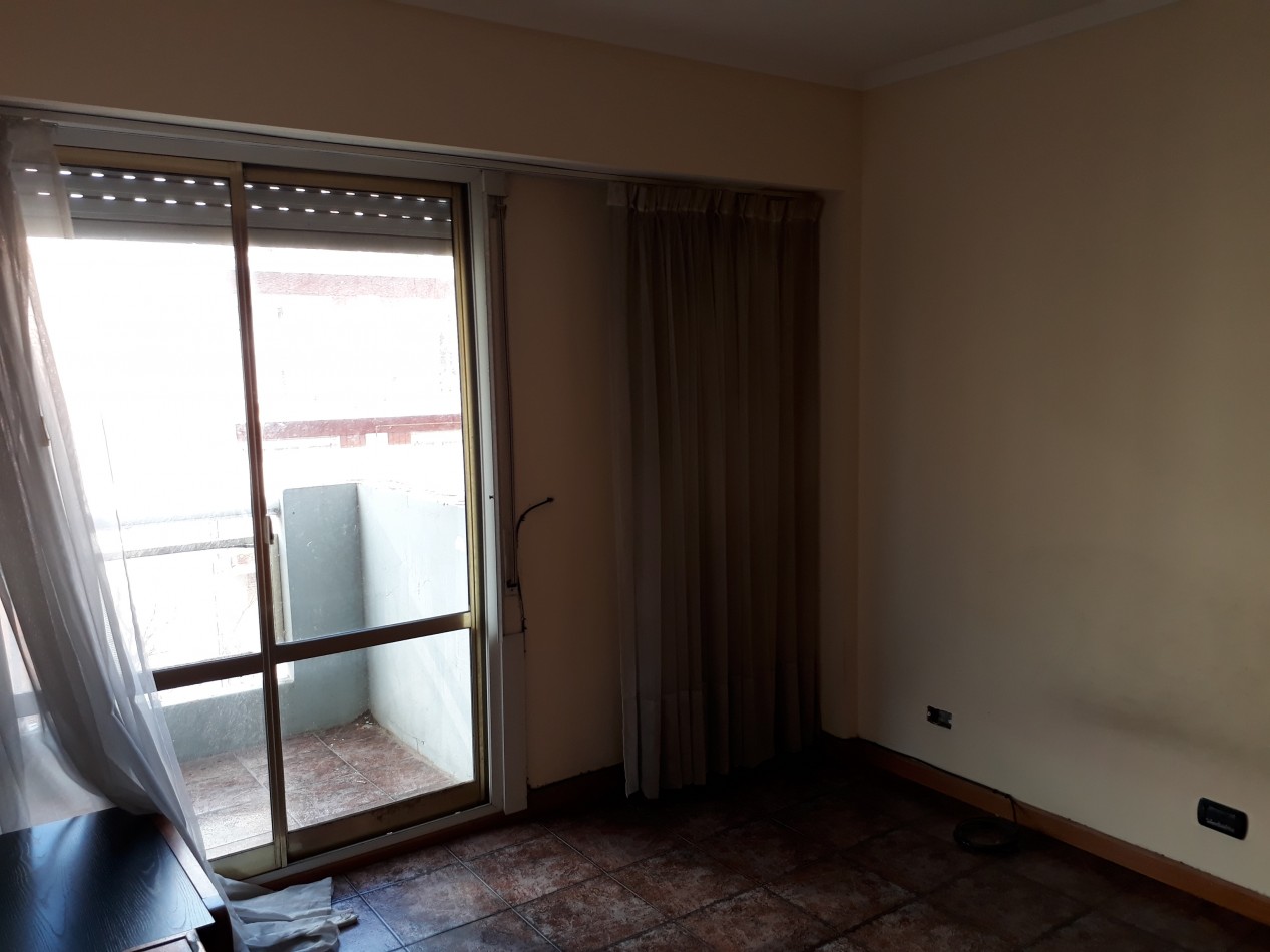 DEPARTAMENTO DE 3 AMB EXTERNO CON DOS BALCONES