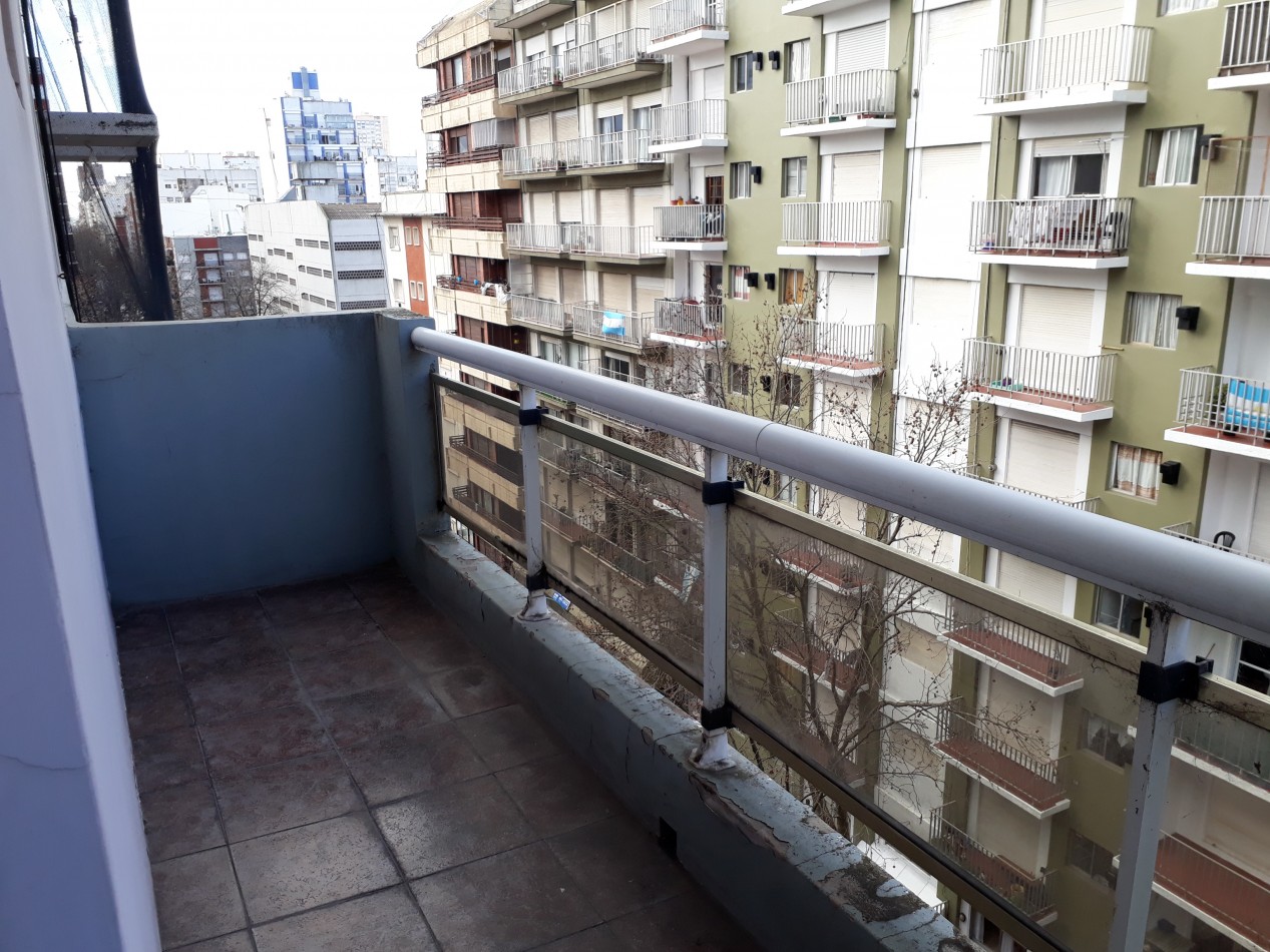 DEPARTAMENTO DE 3 AMB EXTERNO CON DOS BALCONES