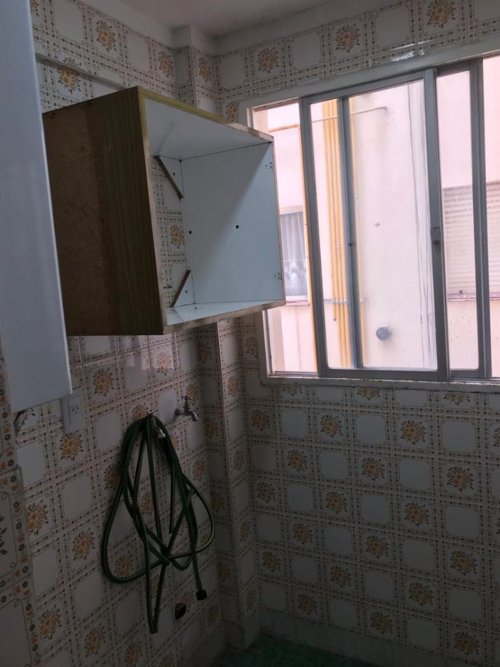 DEPARTAMENTO DE 2 AMB A LA CALLE CON BALCON. A MEDIA CUADRA DE LA PLAZA COLON 