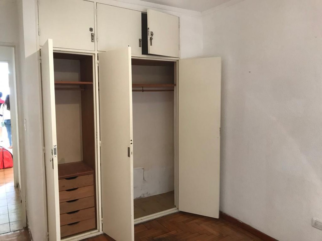 DEPARTAMENTO DE 2 AMB A LA CALLE CON BALCON. A MEDIA CUADRA DE LA PLAZA COLON 
