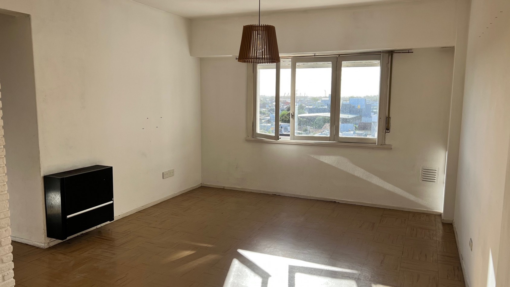 DEPARTAMENTO DE 3 AMB CON ESPACIO DE COCHERA. EDIFICIO EN TORRE