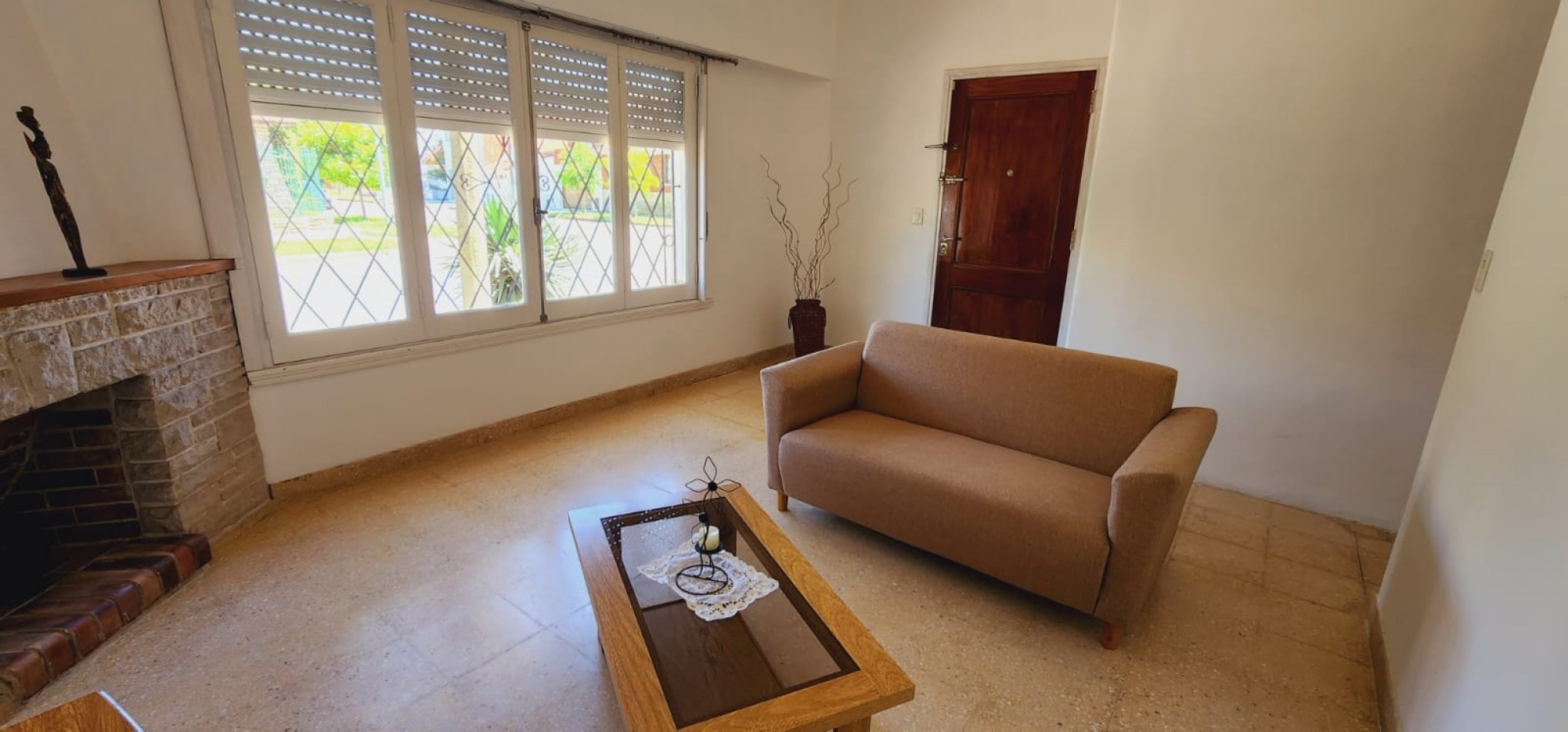 CHALET DE 4 AMB CON GARAJE Y PATIO