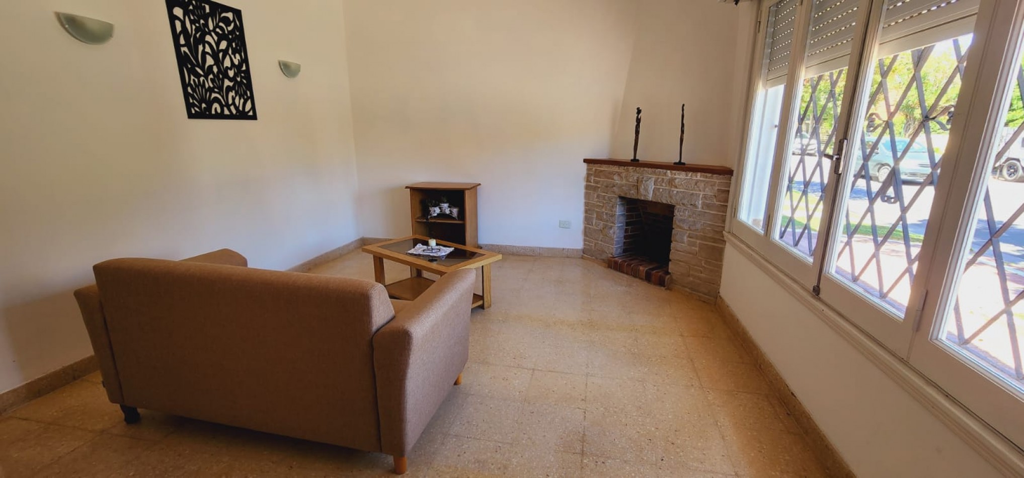 CHALET DE 4 AMB CON GARAJE Y PATIO