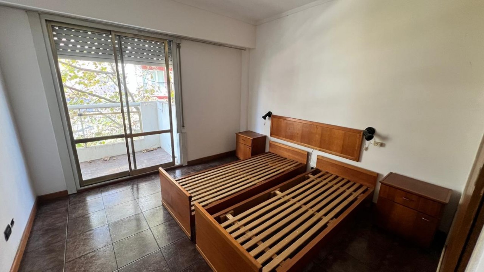 DEPARTAMENTO DE 2 AMB A LA CALLE CON BALCON CORRIDO