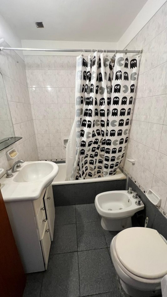 DEPARTAMENTO DE 2 AMB A LA CALLE CON BALCON CORRIDO