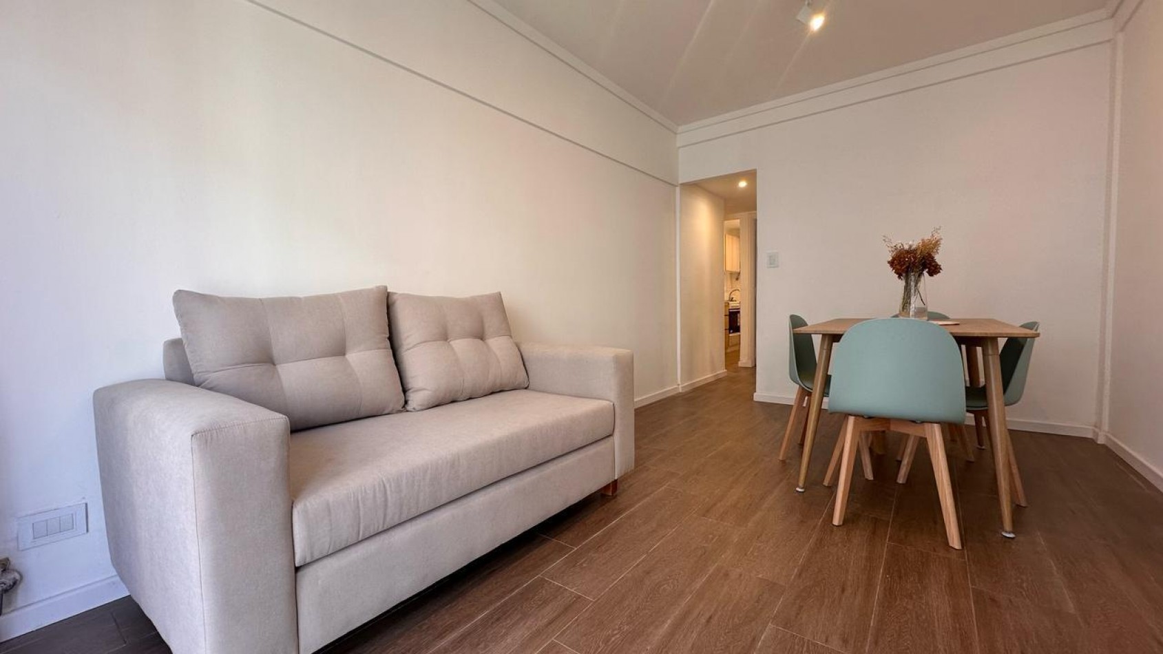 DEPARTAMENTO DE 2 AMB EXTERNO CON BALCON RECICLADO