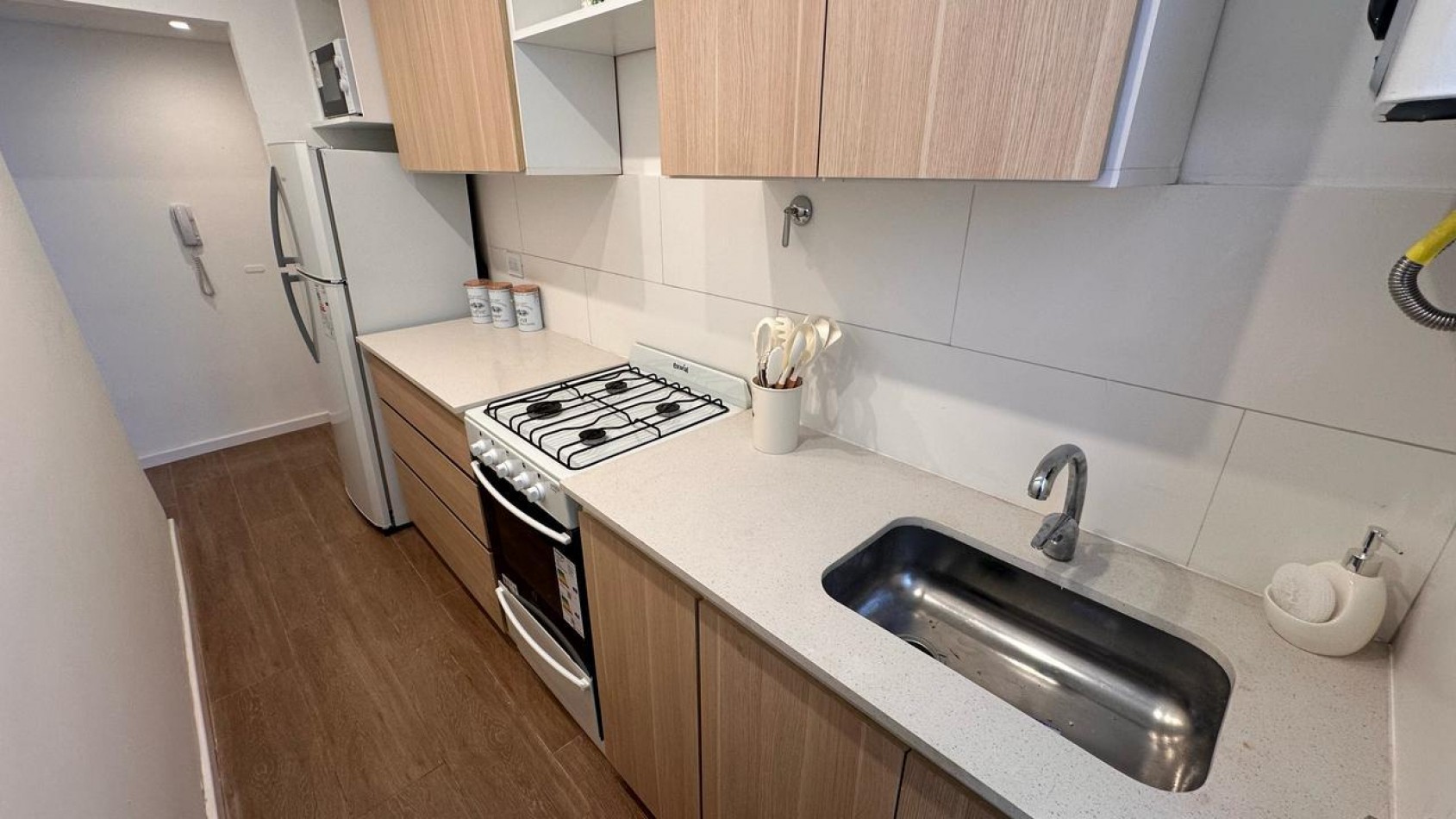 DEPARTAMENTO DE 2 AMB EXTERNO CON BALCON RECICLADO