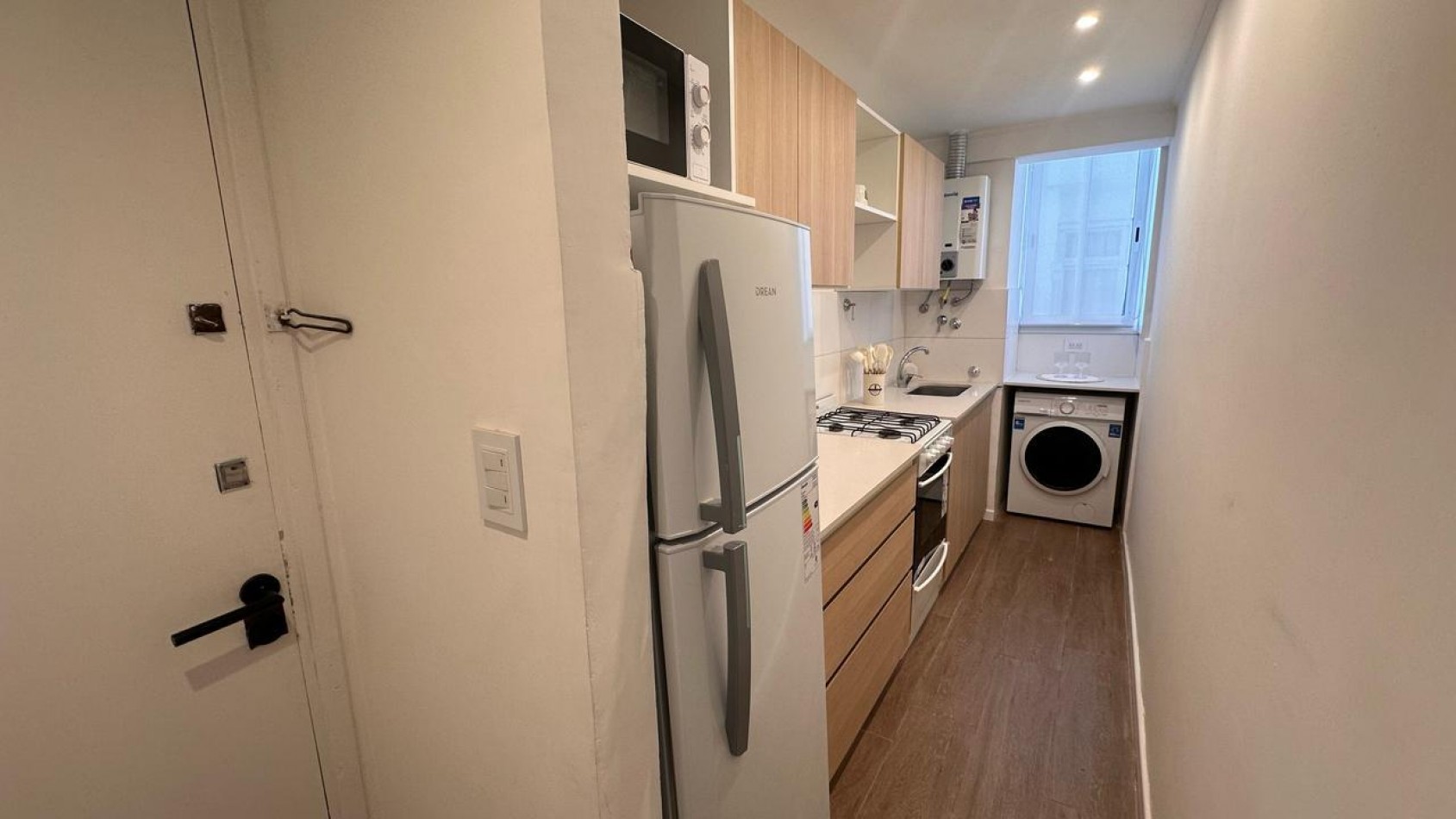 DEPARTAMENTO DE 2 AMB EXTERNO CON BALCON RECICLADO
