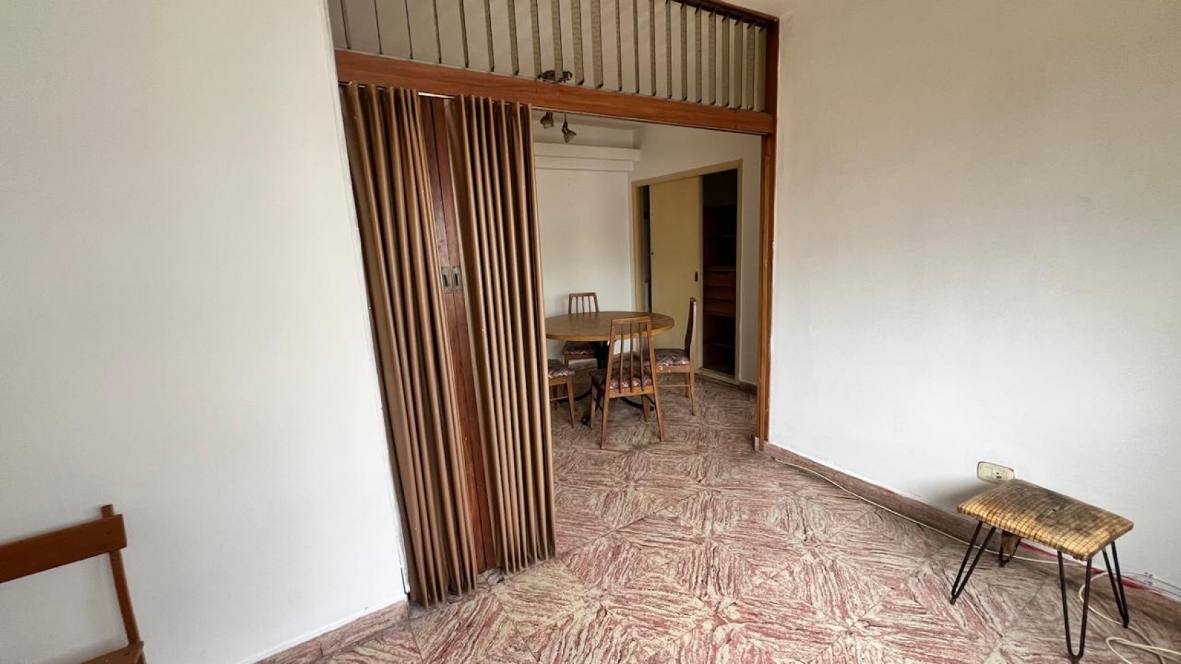 DEPARTAMENTO DE 1 AMB DESPLAZADO A LA CALLE