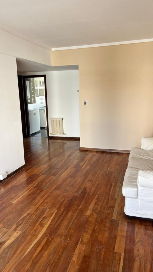 PISO DE 4 AMB CON DEPENDENCIA Y COCHERA 