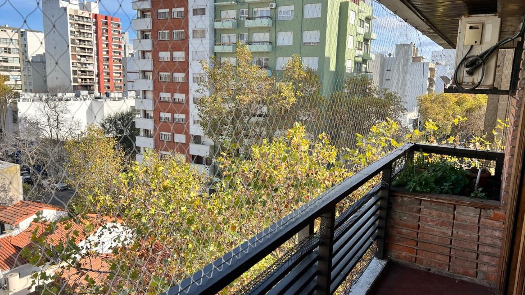 PISO DE 4 AMB CON DEPENDENCIA Y COCHERA 