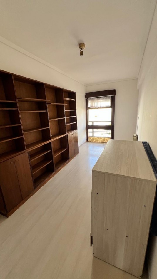 PISO DE 4 AMB CON DEPENDENCIA Y COCHERA 