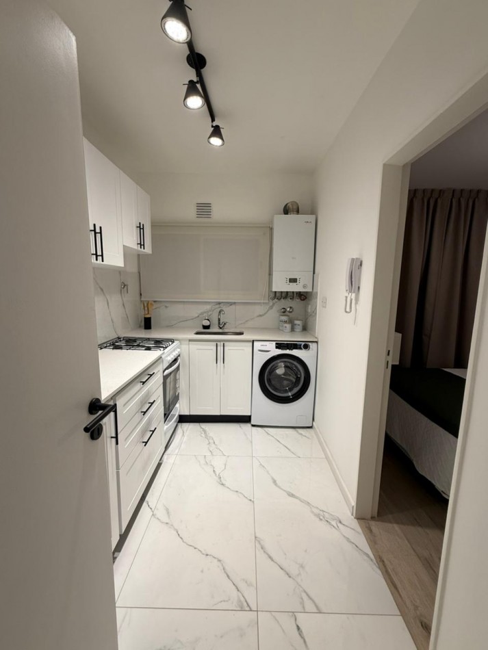 DEPARTAMENTO DE 3 AMB CON COCHERA. EXTERNO. BALCON. RECOCLADO