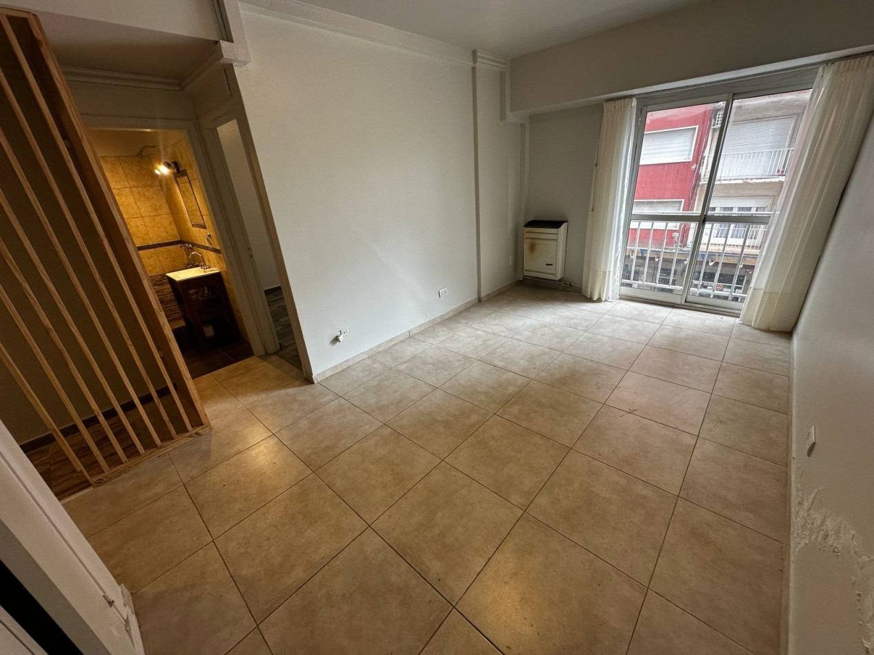 DEPARTAMENTO DE 2 AMB EXTERNO. BALCON. RECICLADO