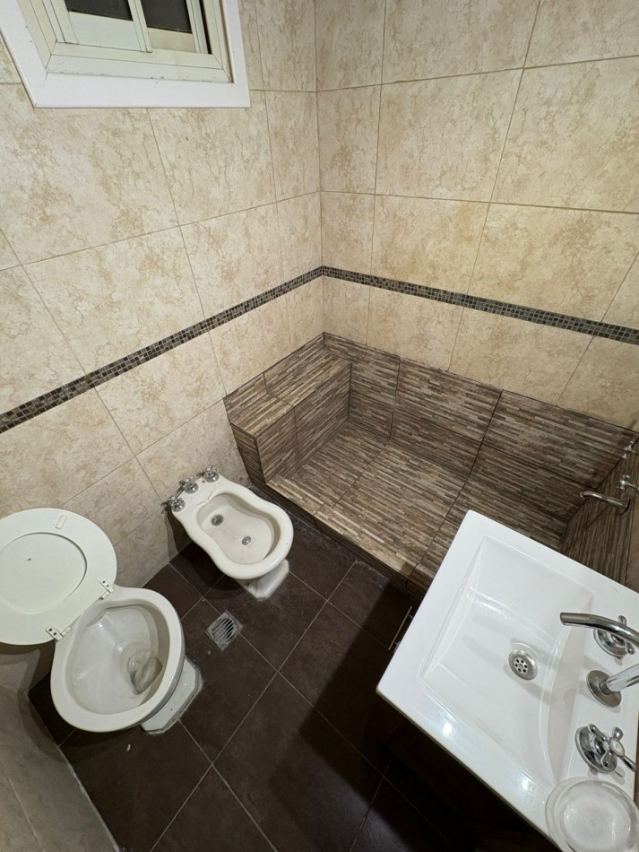DEPARTAMENTO DE 2 AMB EXTERNO. BALCON. RECICLADO
