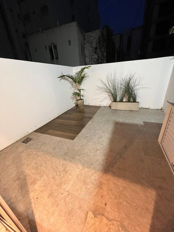DEPARTAMENTO DE 1 AMB CON PATIO