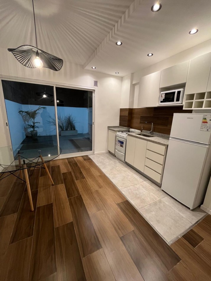 DEPARTAMENTO DE 1 AMB CON PATIO