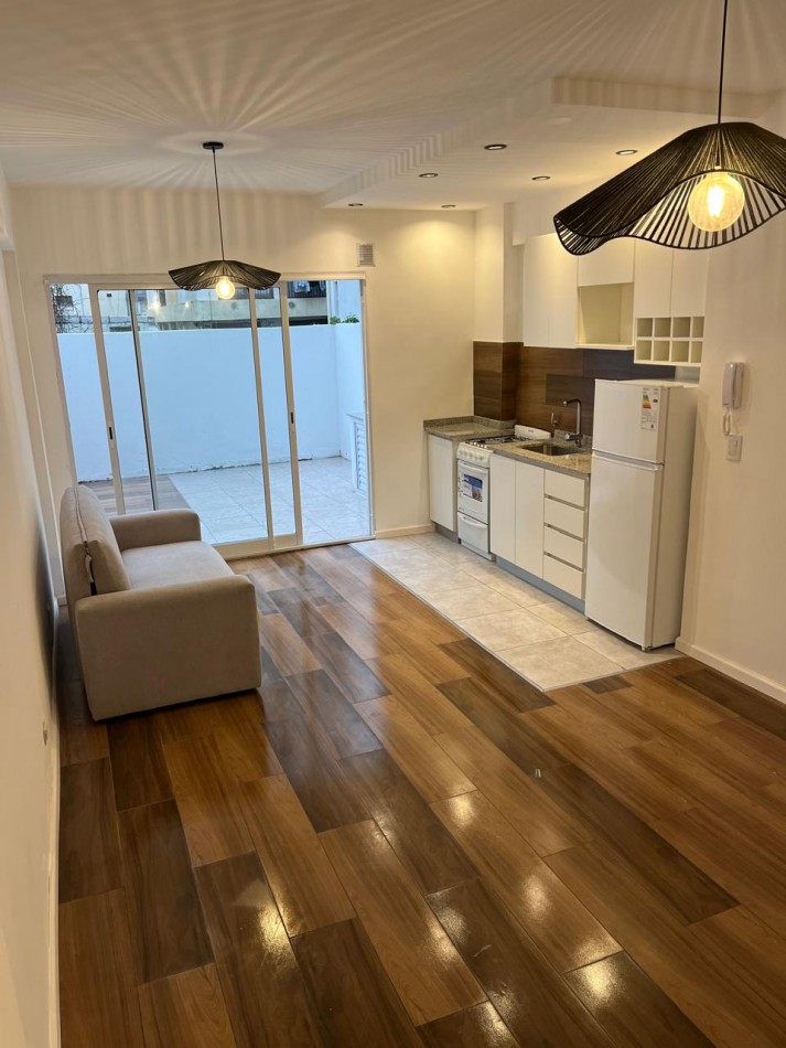 DEPARTAMENTO DE 1 AMB CON PATIO