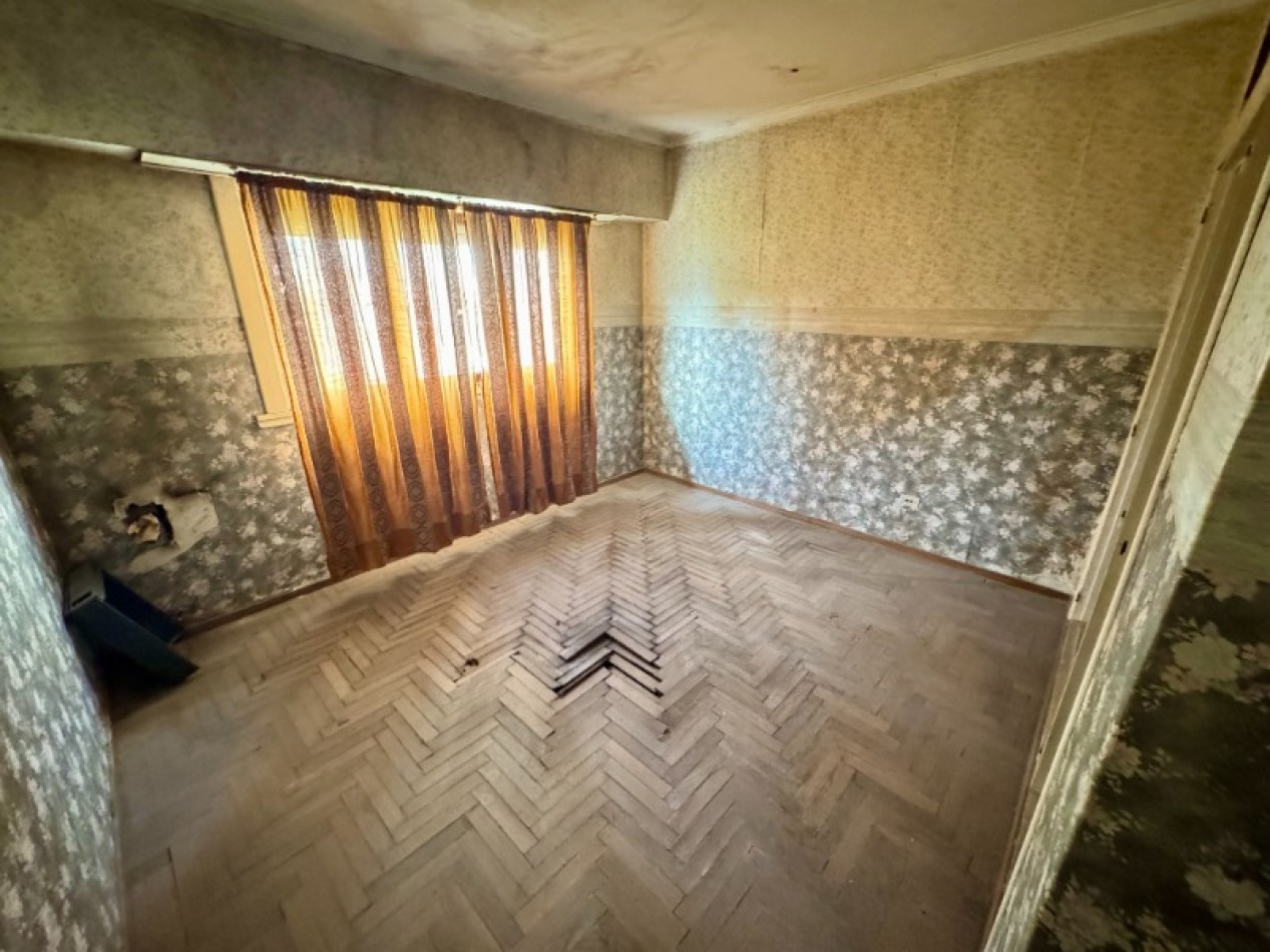 CASA DE 3 AMB CON PARQUE Y ENTRADA DE AUTO 