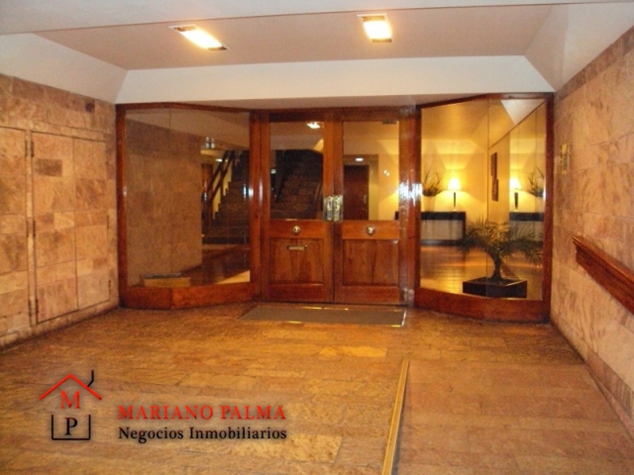 DEPARTAMENTO DE 1 AMB AMPLIO. AMOBLADO. EXCELENTE EDIFICIO