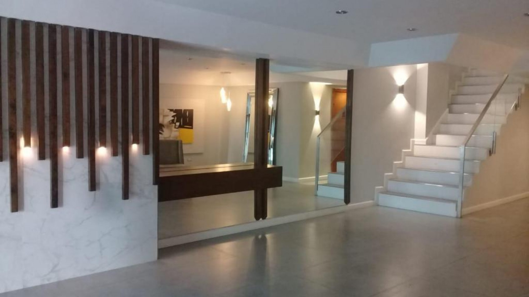 DEPARTAMENTO DE 1 AMB AMPLIO. AMOBLADO. EXCELENTE EDIFICIO