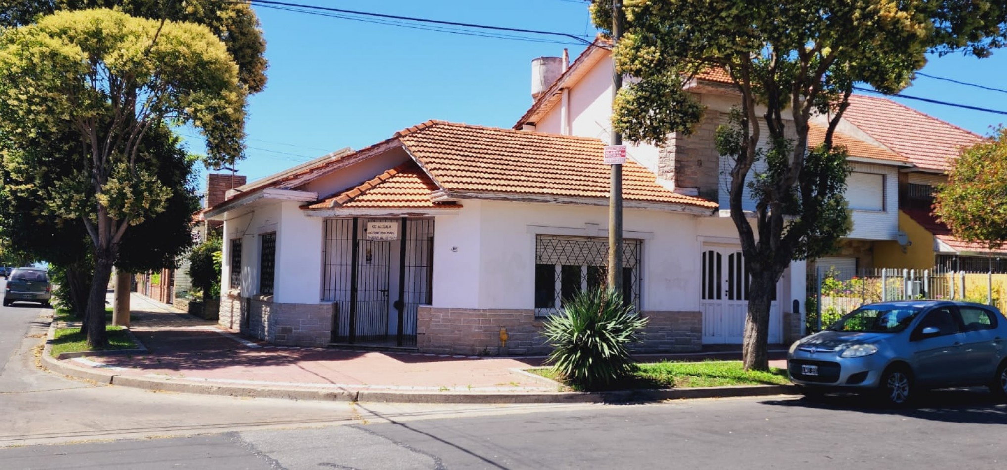 CHALET DE 4 AMB CON PATIO Y GARAJE