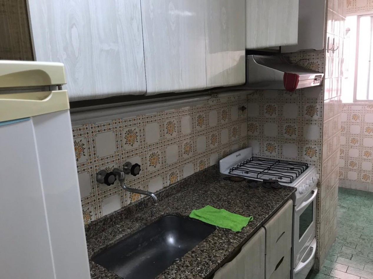 DEPARTAMENTO DE 2 AMB EXTERNO CON BALCON. A MEDIA CUADRA DE PLAZA COLON