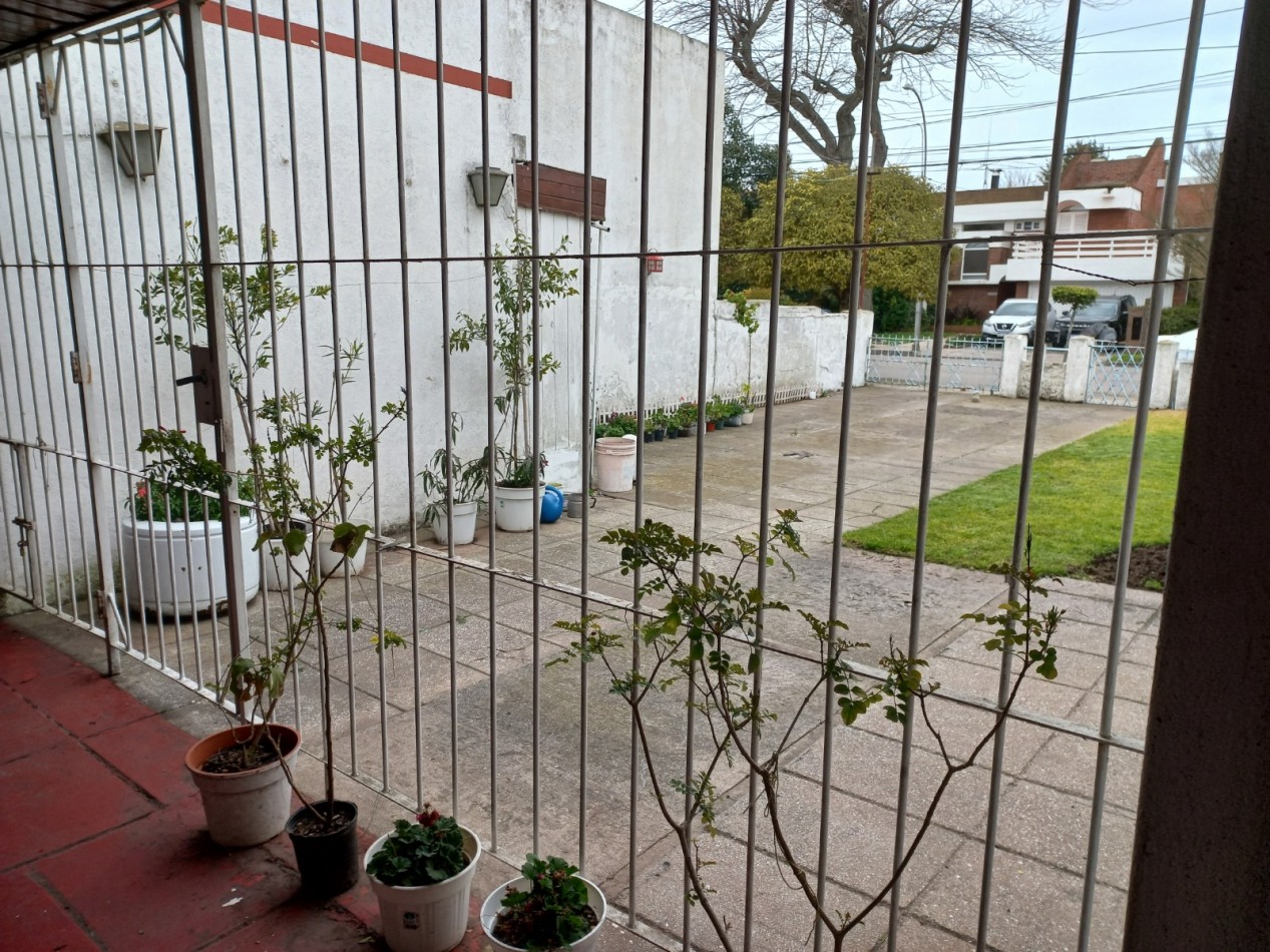 CASA DE 3 AMB CON GARAJE Y PARQUE