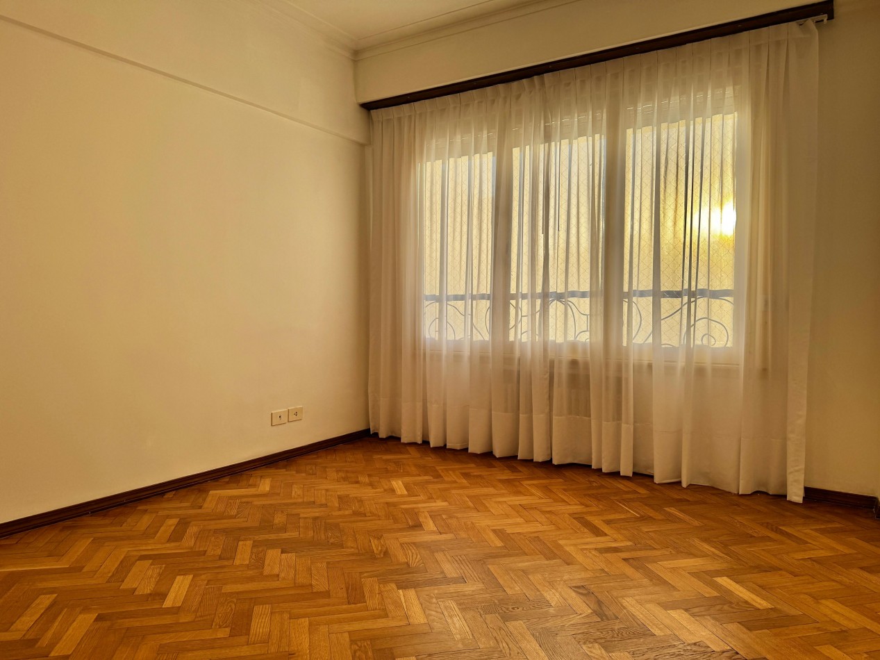 DEPARTAMENTO DE 4 AMB EXTERNO. RECICLADO. BALCON TERRAZA