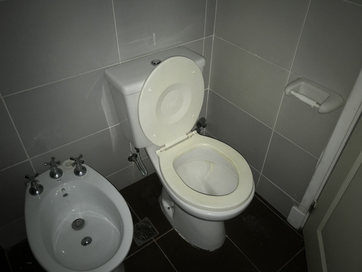 DEPARTAMENTO DE 2 AMB EXTERNO CON BALCON Y COCHERA 