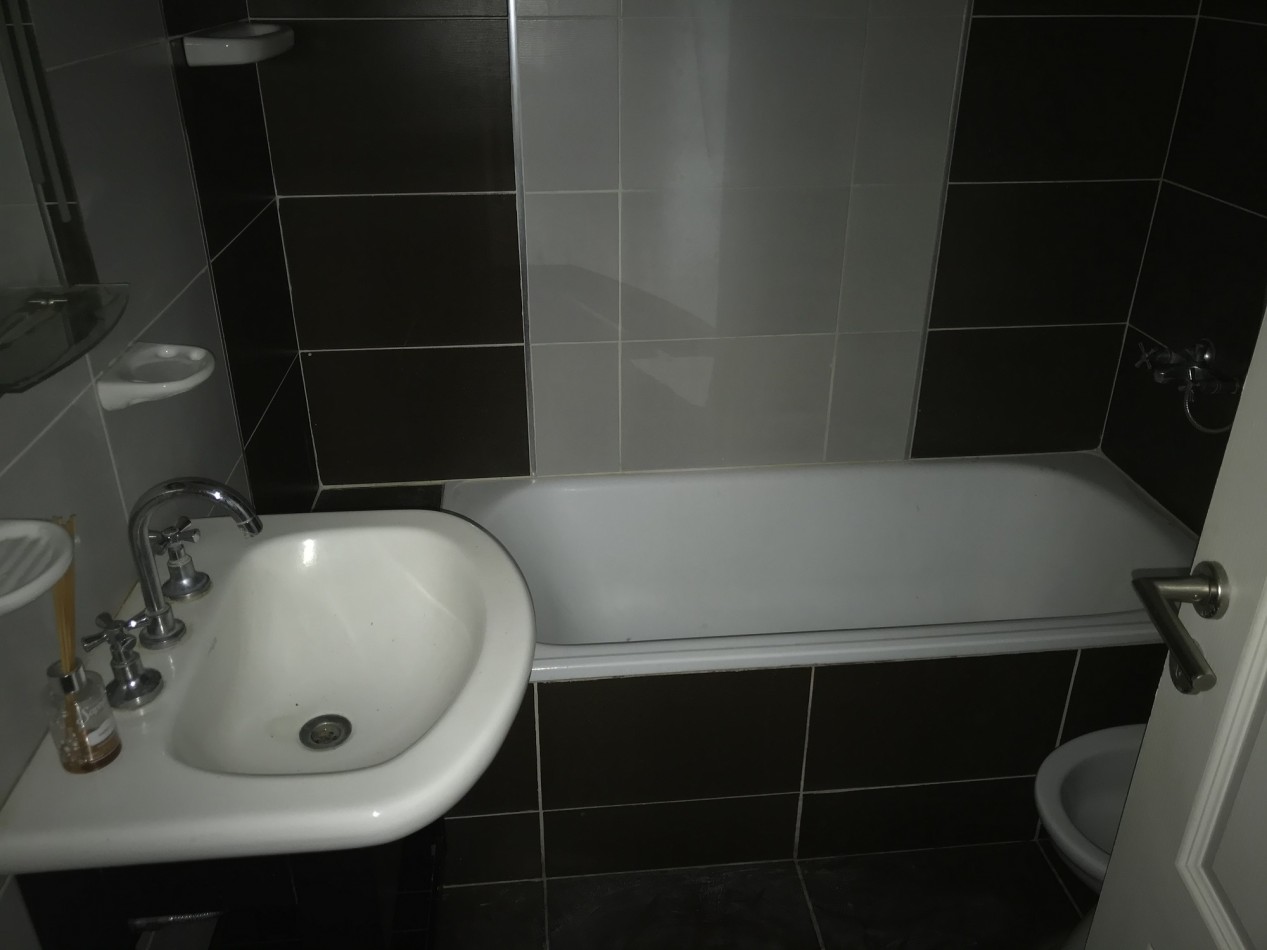 DEPARTAMENTO DE 2 AMB EXTERNO CON BALCON Y COCHERA 