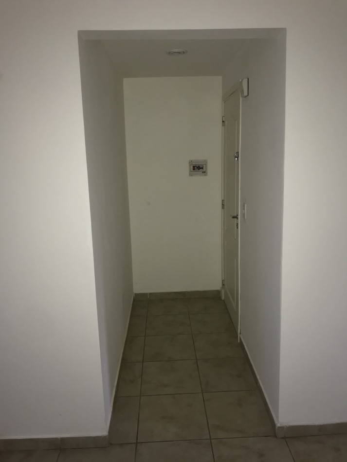 DEPARTAMENTO DE 2 AMB EXTERNO CON BALCON Y COCHERA 