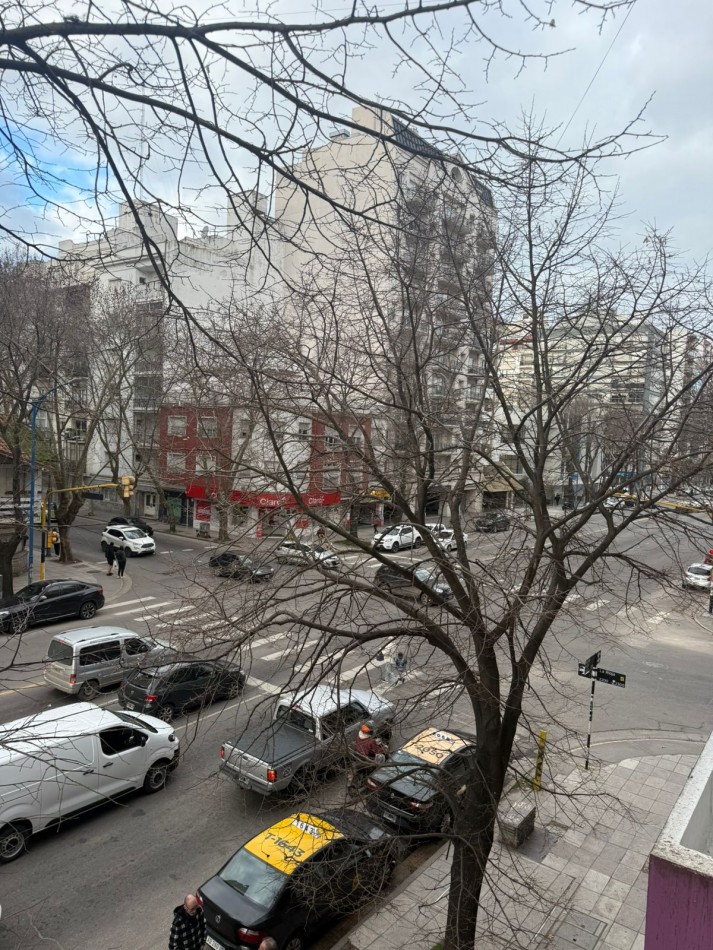 DEPARTAMENTO DE 3 AMB EXTERNO CON BALCON. RECICLADO