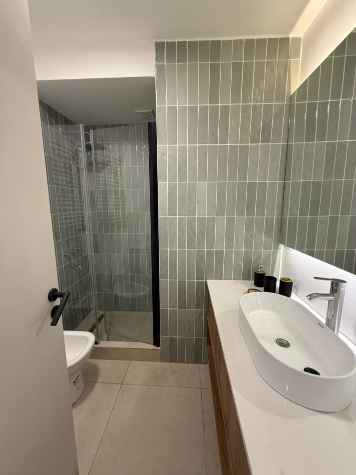 DEPARTAMENTO DE 3 AMB EXTERNO CON BALCON. RECICLADO