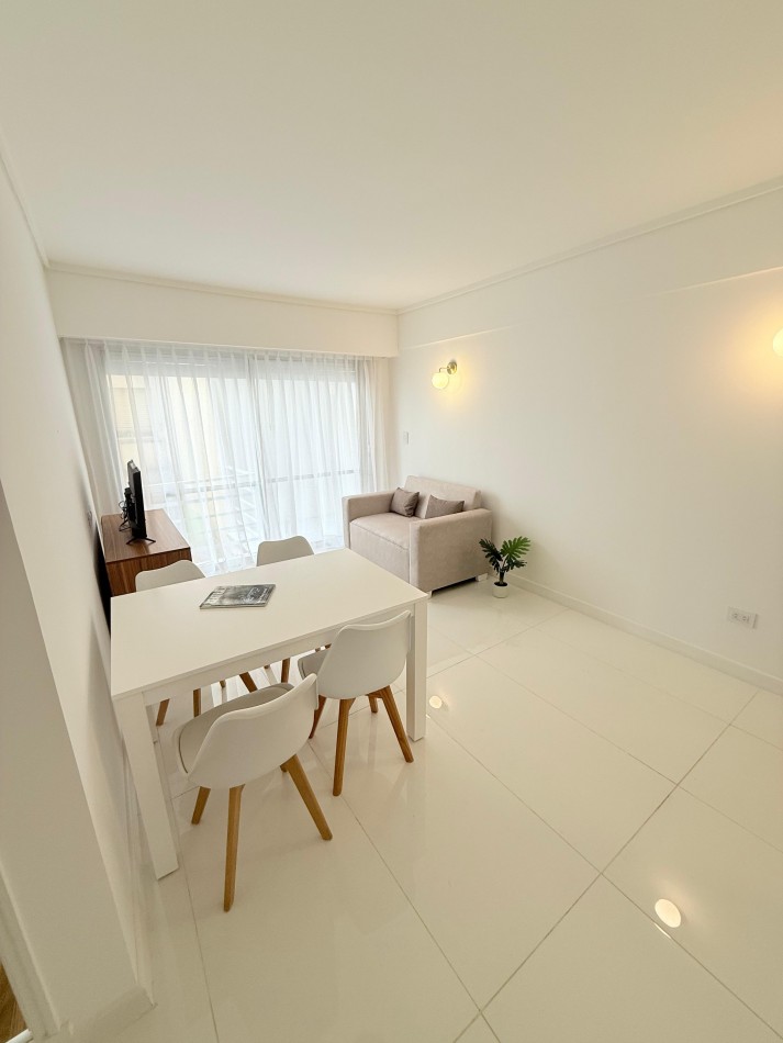 DEPARTAMENTO DE 2 AMB EXTERNO CON BALCON. RECICLADO
