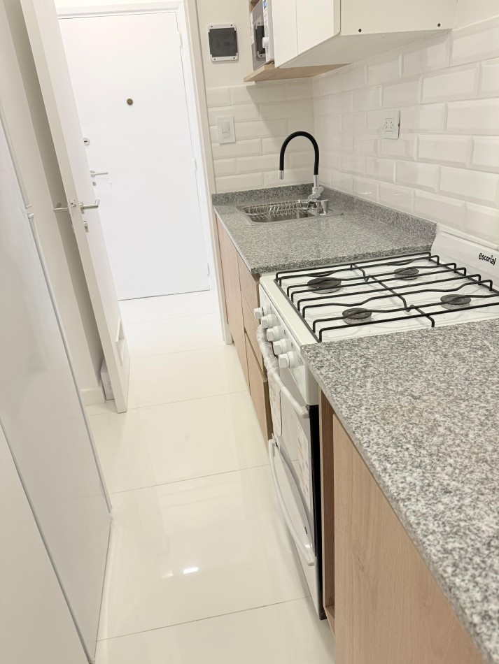 DEPARTAMENTO DE 2 AMB EXTERNO CON BALCON. RECICLADO
