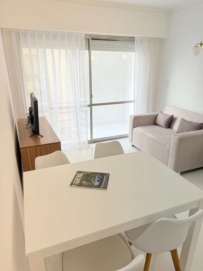 DEPARTAMENTO DE 2 AMB EXTERNO CON BALCON. RECICLADO