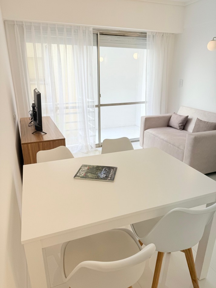 DEPARTAMENTO DE 2 AMB EXTERNO CON BALCON. RECICLADO