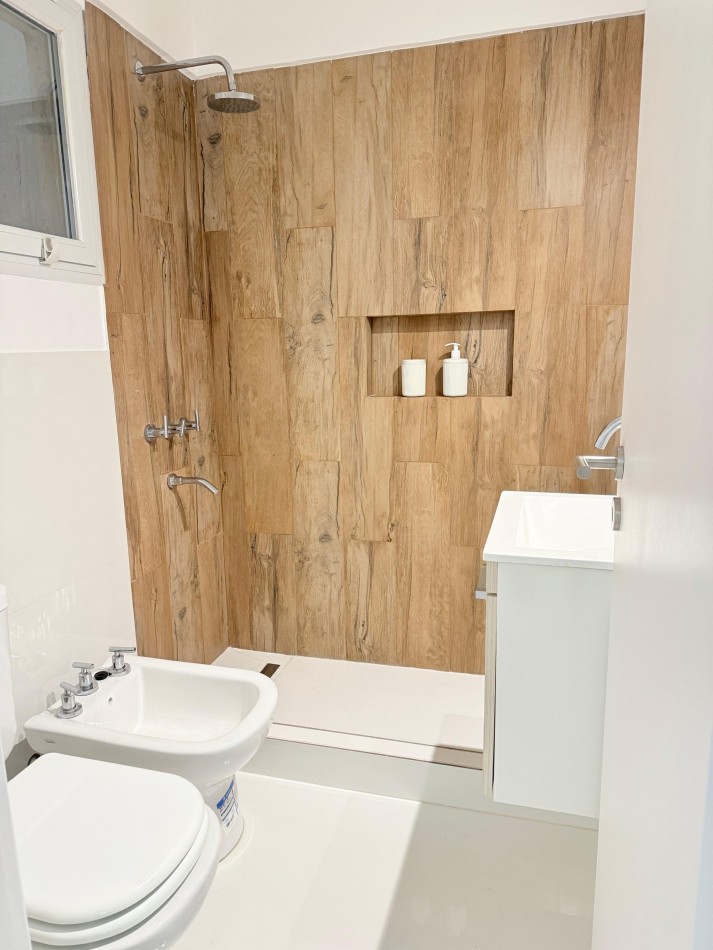 DEPARTAMENTO DE 2 AMB EXTERNO CON BALCON. RECICLADO