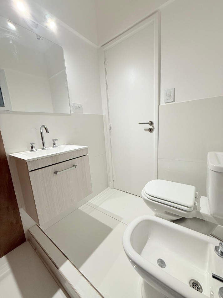 DEPARTAMENTO DE 2 AMB EXTERNO CON BALCON. RECICLADO